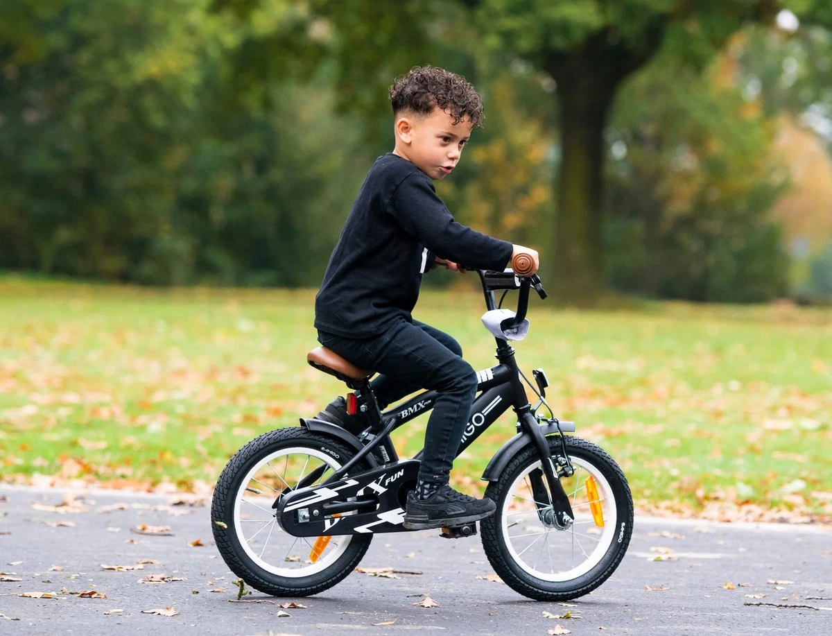 Amigo BMX Fun Jongensfiets - Kinderfiets 16 Inch - Zwart/Groen 6 Amigo BMX Fun Jongensfiets - Kinderfiets 16 Inch - Zwart/Groen - Afbeelding 6