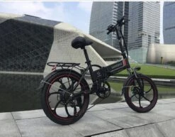 Samebike Elektrische Vouwfiet - Shimano 7 Speed Derailleur - 48V/ 10Ah Lithium Batterij - Aluminium -sportief/modern - 35km/u - Wit -Volare Verkoop 1200x937